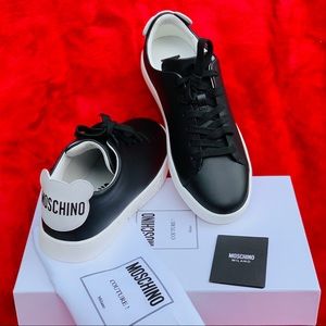 ✨Holiday SALE ✨ MOSCHINO Teddy Bear Patch Leather Sneakers IT39